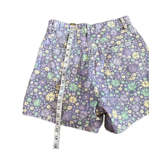 Zara Floral Jean
Shorts size 6 - Picture 2 of 7